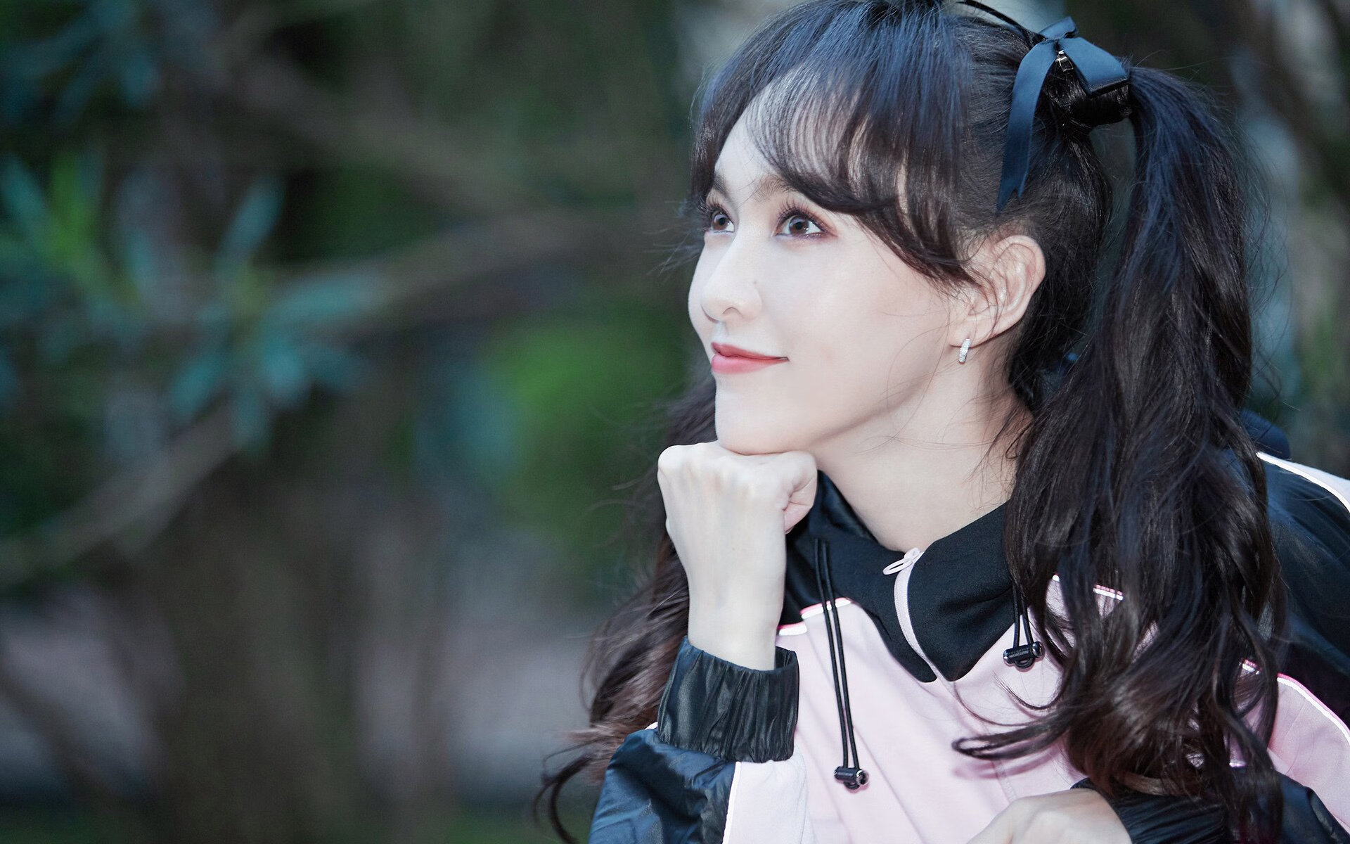 李娜亲自指导青少年练习基本步伐,李娜训练是自费吗